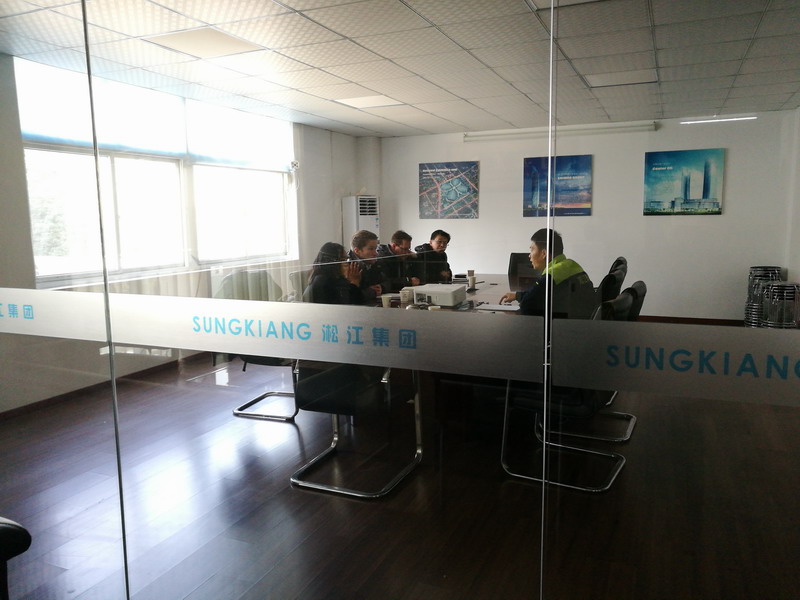 德*友人參觀上海淞江減震器集團(tuán)